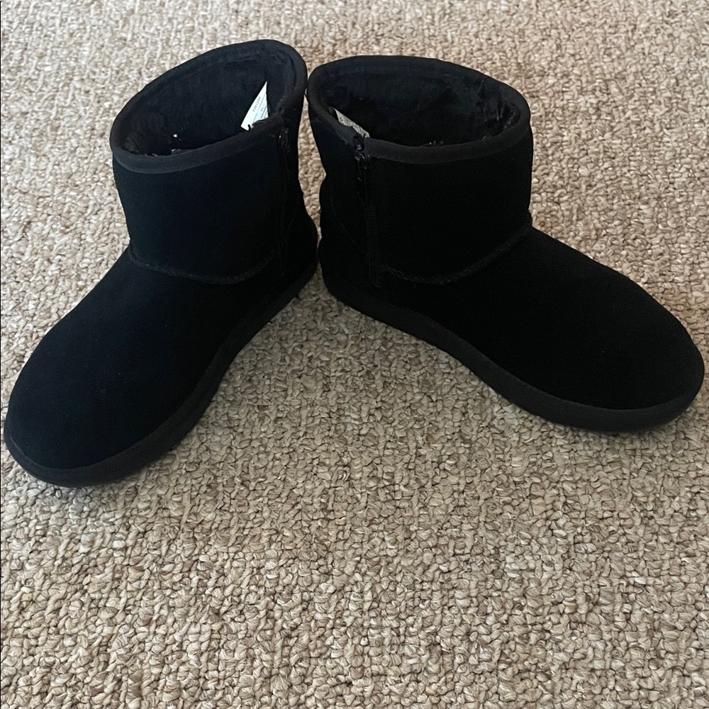 Uggs short black boots